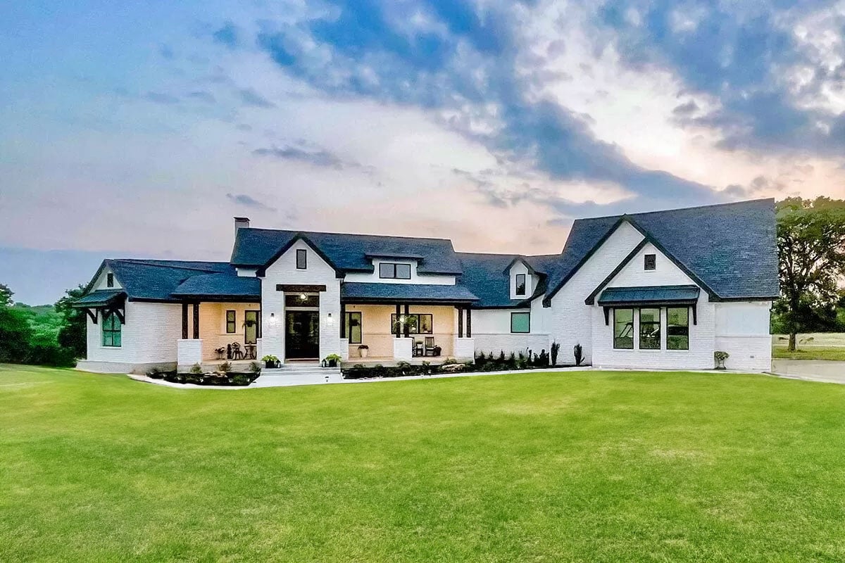 Plan image - 915047CHP:Exclusive 4-Bed Home Plan with Bonus 5th Bedroom Above Angled Garage - 3576 Sq Ft